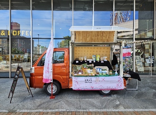 『Nibako』に商品を陳列した出店の様子